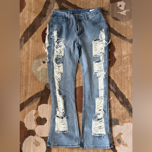 Yetta Ripped Jeans - Picture 2 of 4